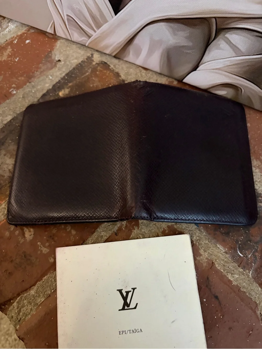 Louis Vuitton Men’s Dark Brown Taiga Leather Bifold Wallet